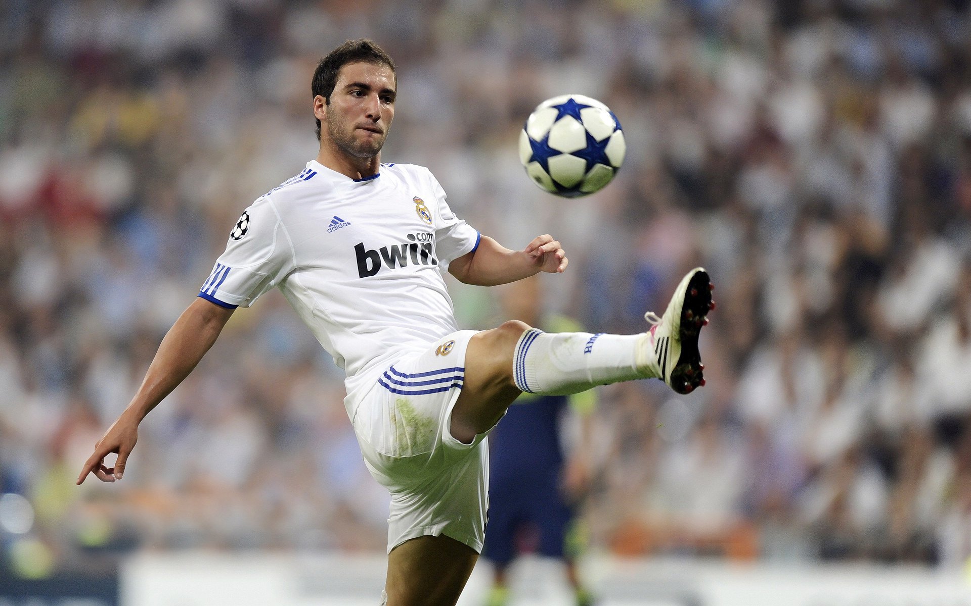 九游娱乐(jiuyou)官方网站-阿尔比塞特主场大捷，奏响胜利之歌，阿比埃塞