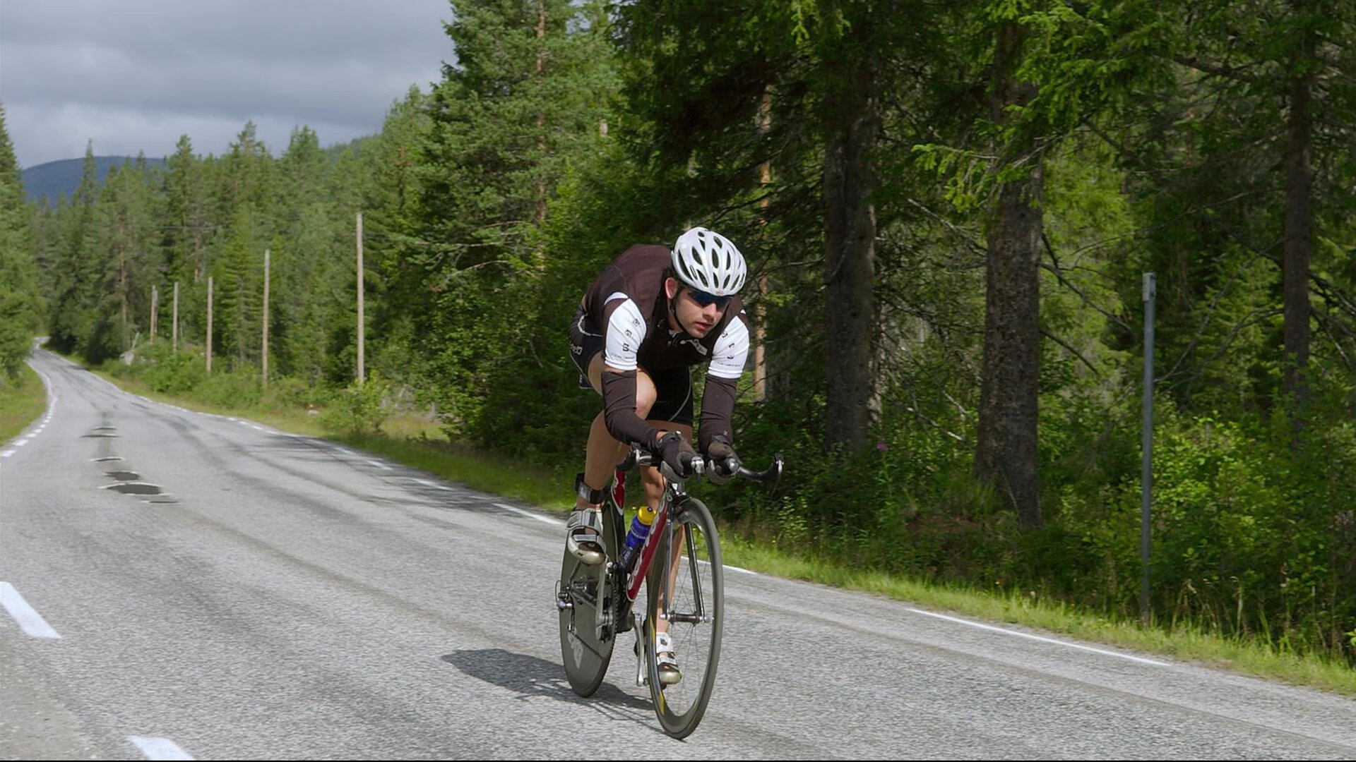 JiuyouAPP下载-女子篮球注重培养控球后卫发展战术核心，篮球后卫控球训练