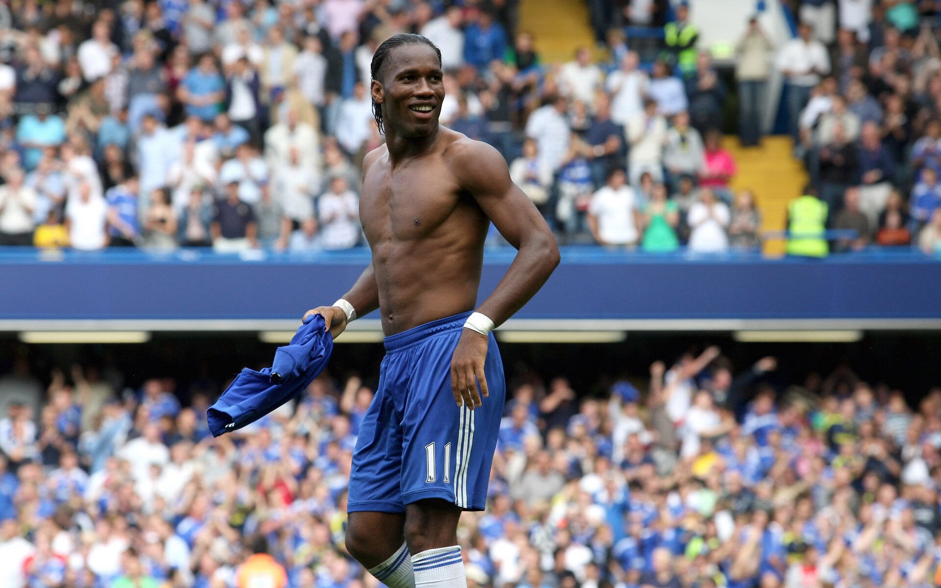 JIU YOU GAME-张伟丽与小朋友互动推广格斗运动，张伟丽格斗集锦