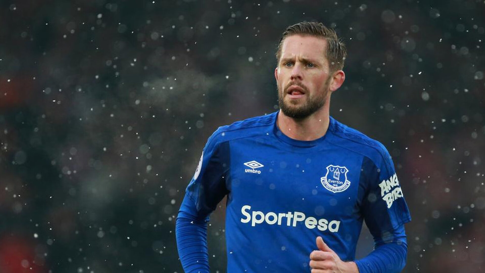 赛场“智斗”:用策略化解危机